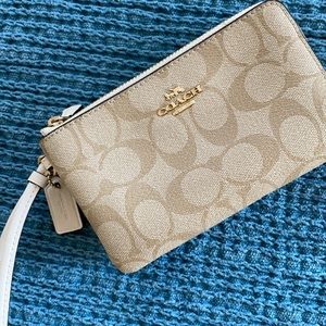 Coach signature PVC Double Zip Wallet wristlet